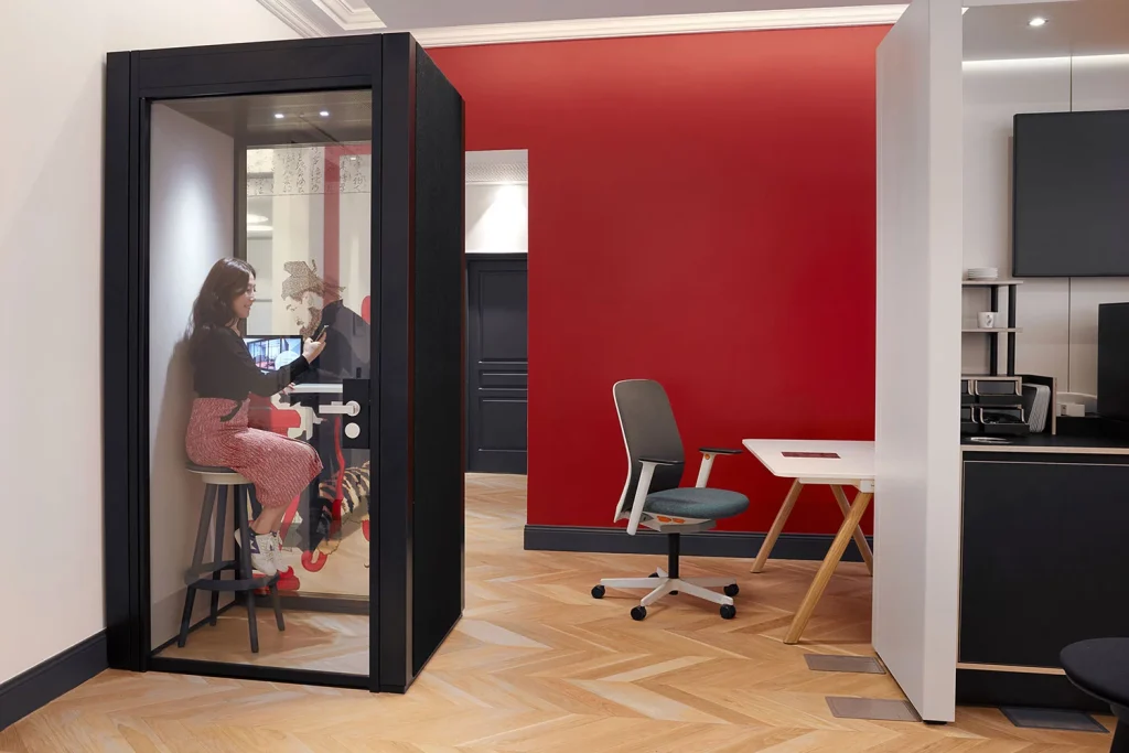 Nên lựa chọn phone booth đơn di động hay cố định